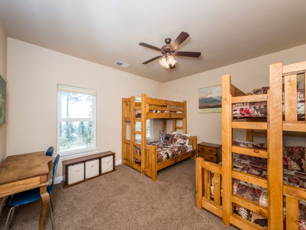 Luxury Shaver Lake 5 Bedroom Home Movie Room