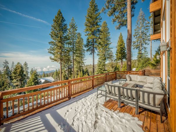 Luxury Shaver Lake 5 Bedroom Home Movie Room