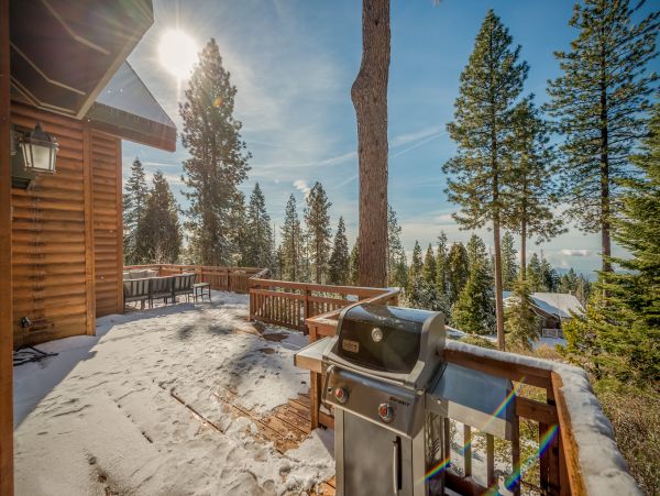 Luxury Shaver Lake 5 Bedroom Home Movie Room