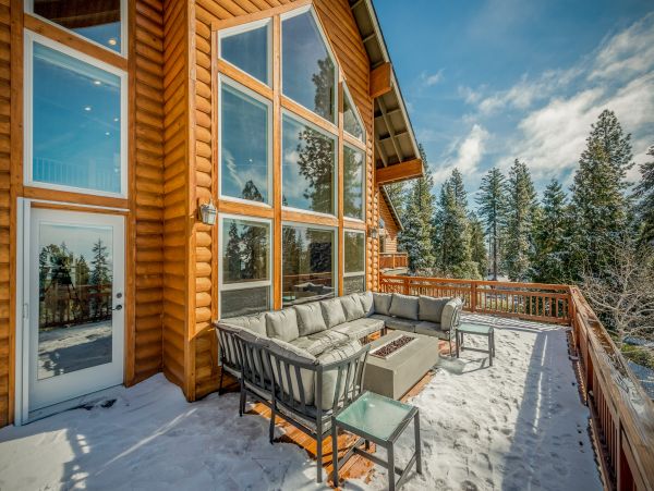 Luxury Shaver Lake 5 Bedroom Home Movie Room