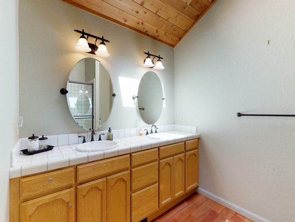 Yosemite Area Home 984912
