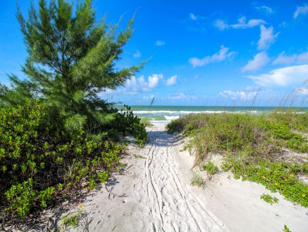 Longboat Key Condo with Water Views & Short Walk To Beach