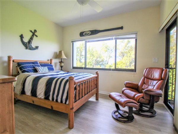 Longboat Key Condo with Water Views & Short Walk To Beach