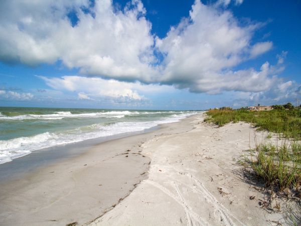 Longboat Key Condo with Water Views & Short Walk To Beach