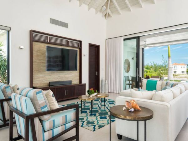 Turks and Caicos Luxury Vacation Home Short Walk To Beach