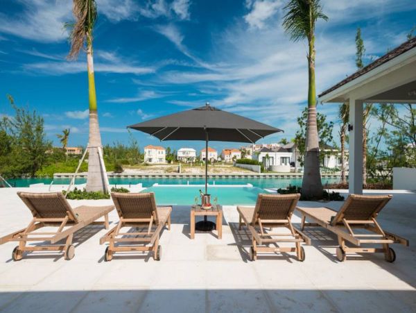 Turks and Caicos Luxury Vacation Home Short Walk To Beach