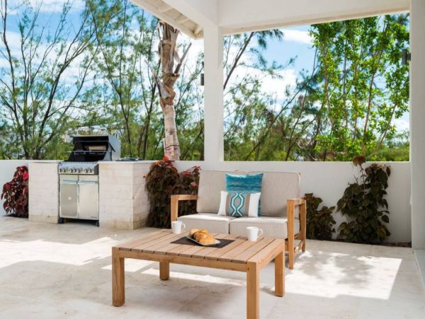 Turks and Caicos Luxury Vacation Home Short Walk To Beach