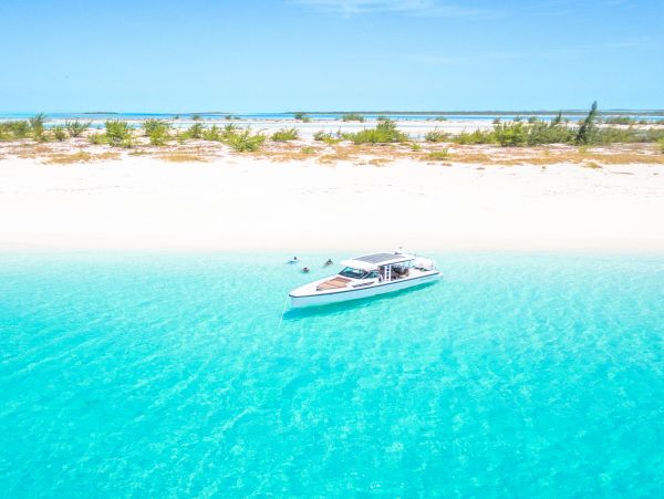 Turks and Caicos Luxury Vacation Home Short Walk To Beach