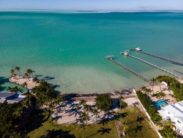 Short Walk to Beach Key Largo Vacation Home Three Bedroom