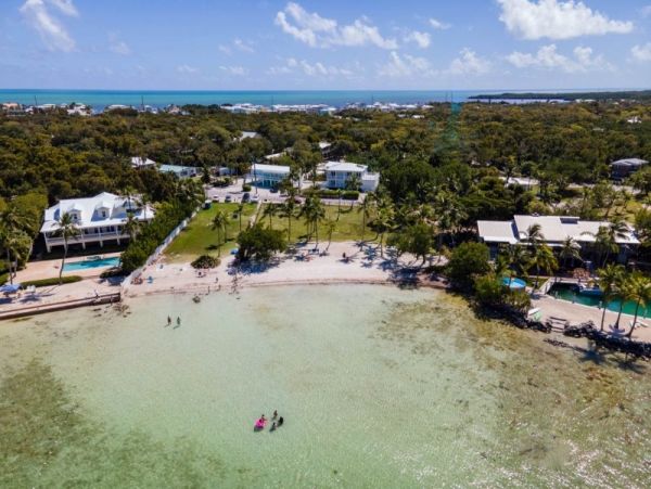 Short Walk to Beach Key Largo Vacation Home Three Bedroom