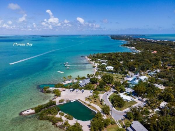 Short Walk to Beach Key Largo Vacation Home Three Bedroom
