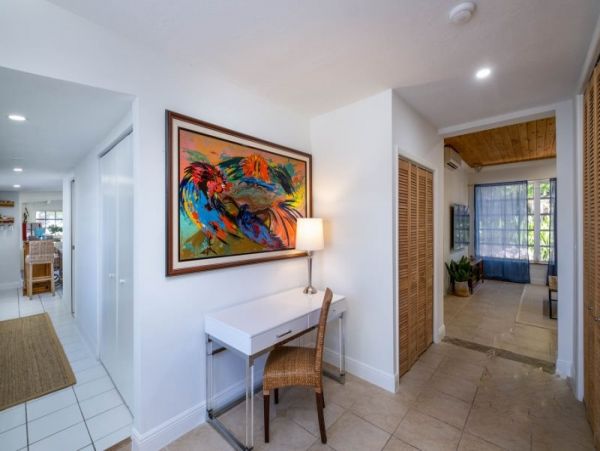 Short Walk to Beach Key Largo Vacation Home Three Bedroom