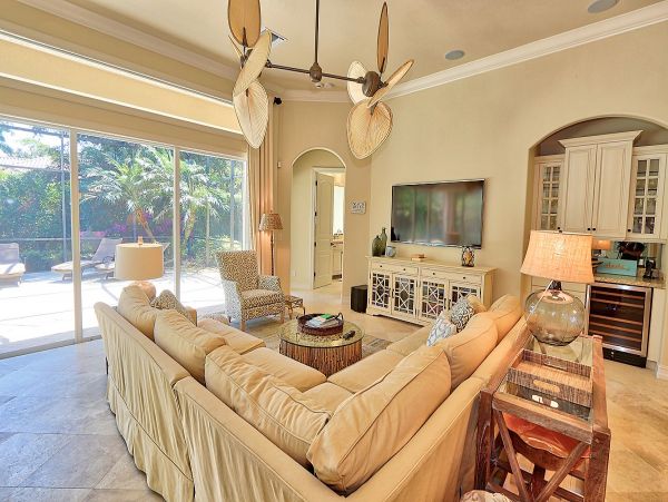 Private Caged Pool Naples Vacation Home Short Walk to Beach