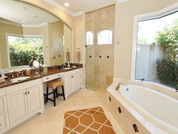 Private Caged Pool Naples Vacation Home Short Walk to Beach
