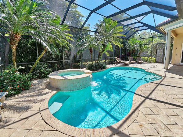 Private Caged Pool Naples Vacation Home Short Walk to Beach