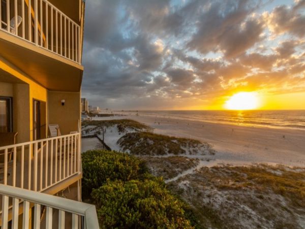 Amazing Ocean Views Two Bedroom Condo in Clearwater Beach