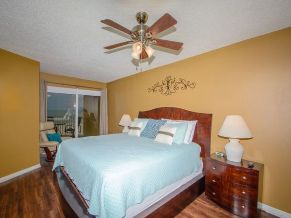 Amazing Ocean Views Two Bedroom Condo in Clearwater Beach