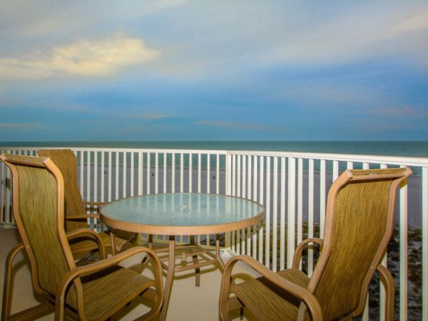 Amazing Ocean Views Two Bedroom Condo in Clearwater Beach