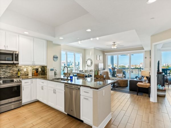 CLEARWATER 3 BEDROOM WITH WATER VIEW