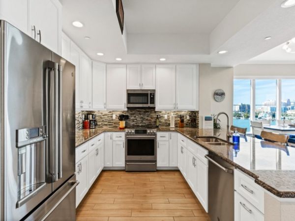 CLEARWATER 3 BEDROOM WITH WATER VIEW