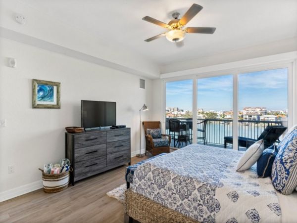 CLEARWATER 3 BEDROOM WITH WATER VIEW