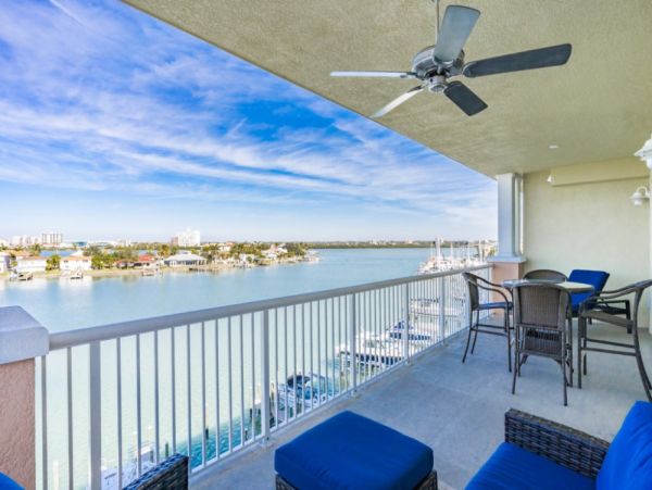 CLEARWATER 3 BEDROOM WITH WATER VIEW