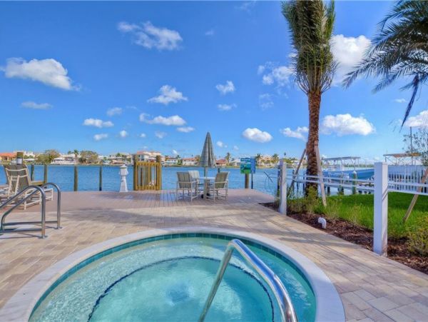 CLEARWATER 3 BEDROOM WITH WATER VIEW