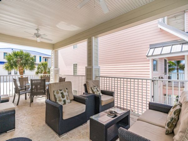 Gulf Views Vacation Home in Indian Rocks with Pool