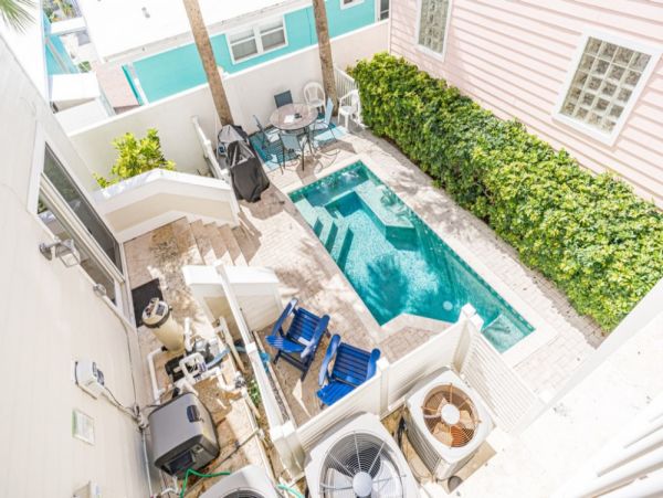 Gulf Views Vacation Home in Indian Rocks with Pool