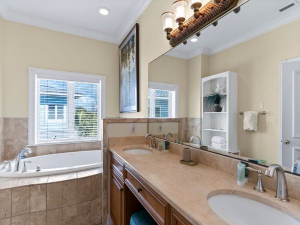 Gulf Views Vacation Home in Indian Rocks with Pool
