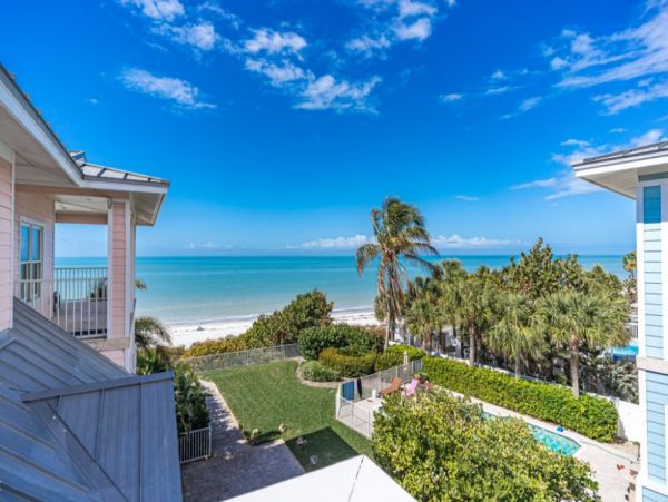 Gulf Views Vacation Home in Indian Rocks with Pool