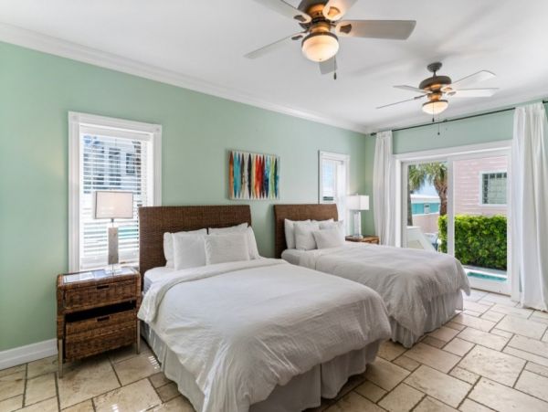 Gulf Views Vacation Home in Indian Rocks with Pool