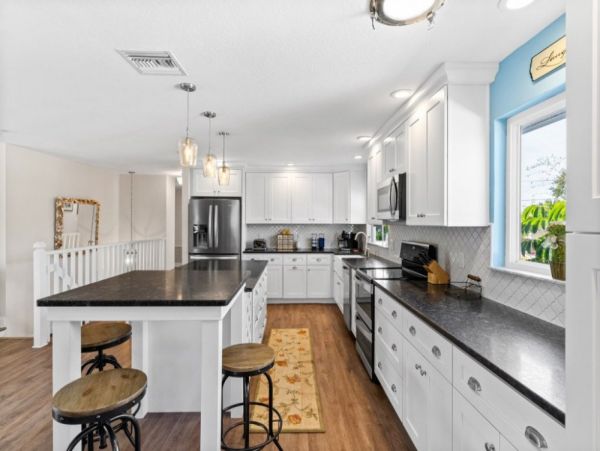Indian Rocks Vacation Home Four Bedroom with Spa