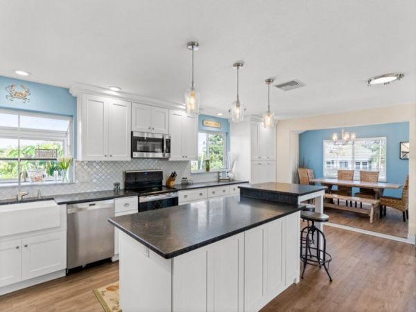 Indian Rocks Vacation Home Four Bedroom with Spa
