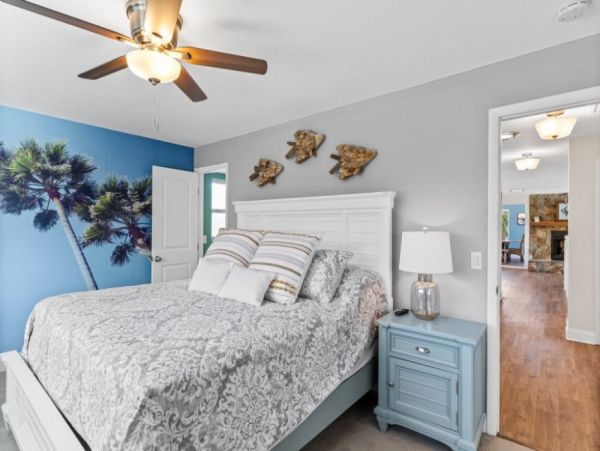 Indian Rocks Vacation Home Four Bedroom with Spa