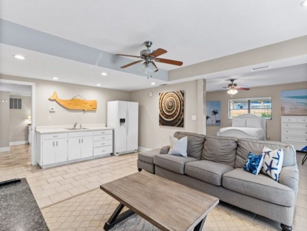 Indian Rocks Vacation Home Four Bedroom with Spa