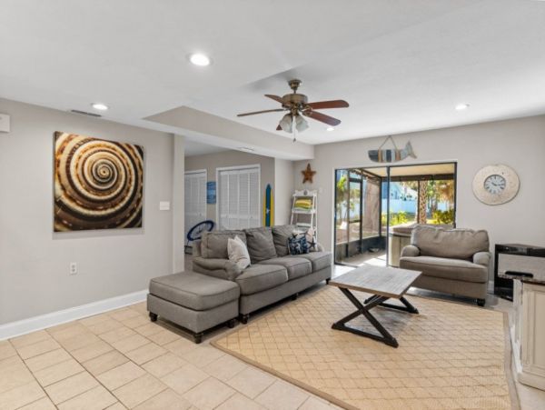 Indian Rocks Vacation Home Four Bedroom with Spa