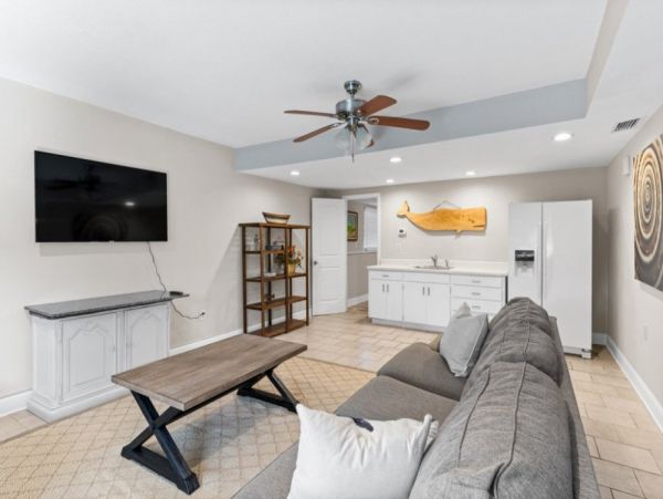 Indian Rocks Vacation Home Four Bedroom with Spa