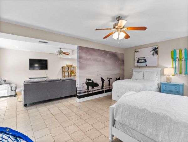Indian Rocks Vacation Home Four Bedroom with Spa