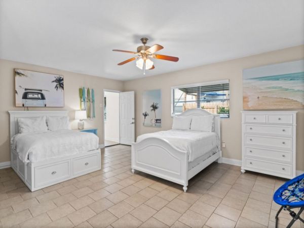 Indian Rocks Vacation Home Four Bedroom with Spa