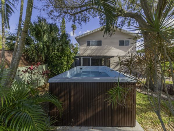 Indian Rocks Vacation Home Four Bedroom with Spa