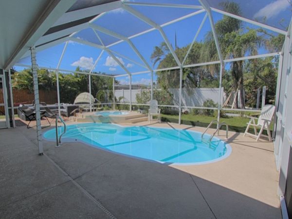 Luxury Three Bedroom Vacation Rental in Indian Rocks Beach