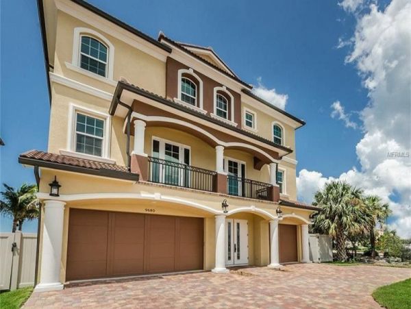 CLEARWATER BEACHFRONT HOME