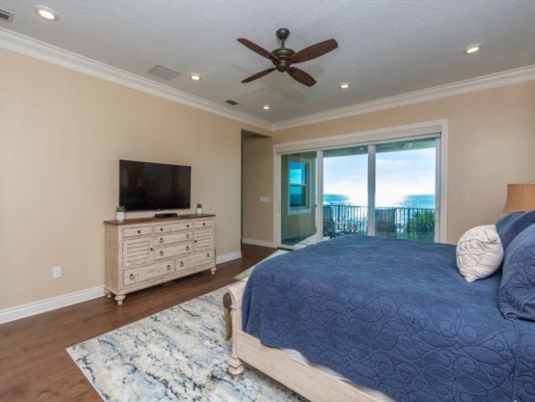 CLEARWATER BEACHFRONT HOME