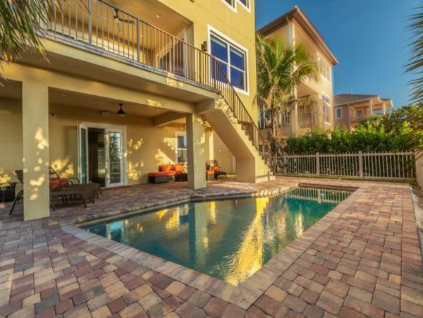 CLEARWATER BEACHFRONT HOME