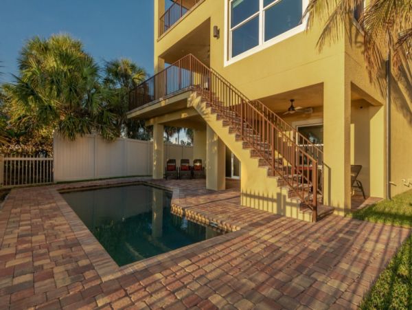 CLEARWATER BEACHFRONT HOME
