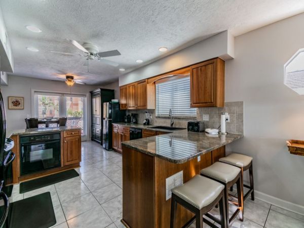 Clearwater Beachfront 5 Bedroom Vacation Getaway