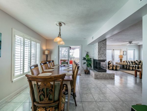 Clearwater Beachfront 5 Bedroom Vacation Getaway