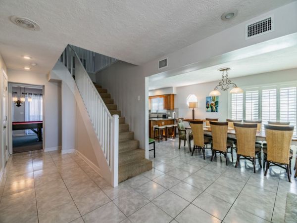 Clearwater Beachfront 5 Bedroom Vacation Getaway