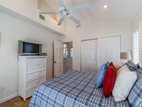 Clearwater Beachfront 5 Bedroom Vacation Getaway